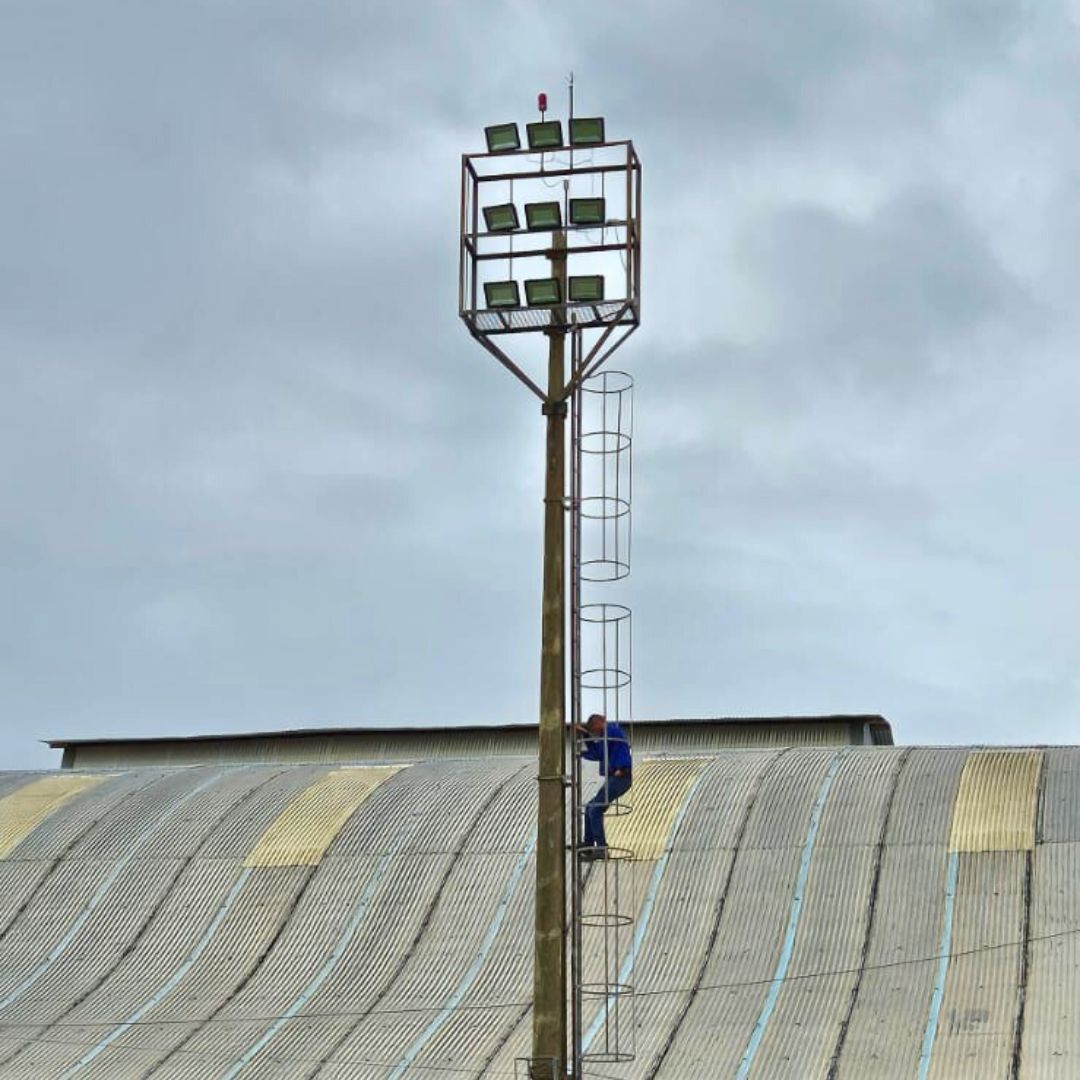 Yara Clube Investe em Nova Iluminação para o Campo de Futebol, Melhorando Experiência dos Associados