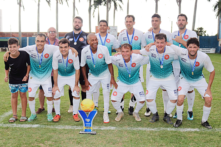 HBF/Hamburguer & Cia é campeã do 18º Campeonato de Futebol Máster 