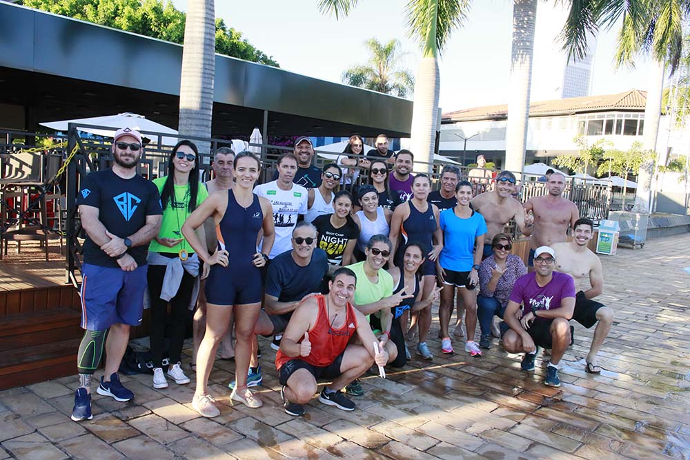 Associados aperfeiçoam braçadas e corrida em simulado de Triathlon