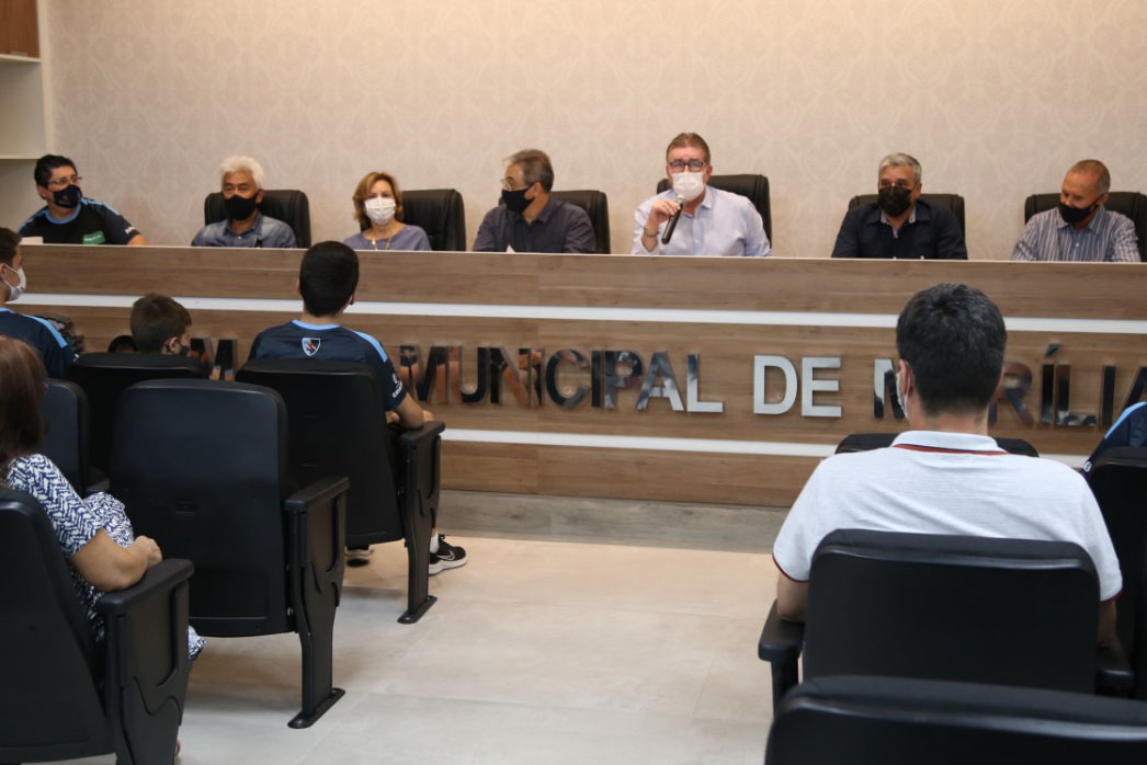 Yara Clube/Academia Nelson Machado/SELJ-Marília entregam relatório das atividades do Polo de Marília para dirigentes da CBTM - Confederação Brasileira de Tênis de Mesa